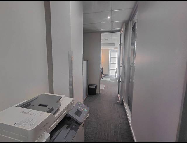 123M² OFFICE FOR SALE IN LONEHILL